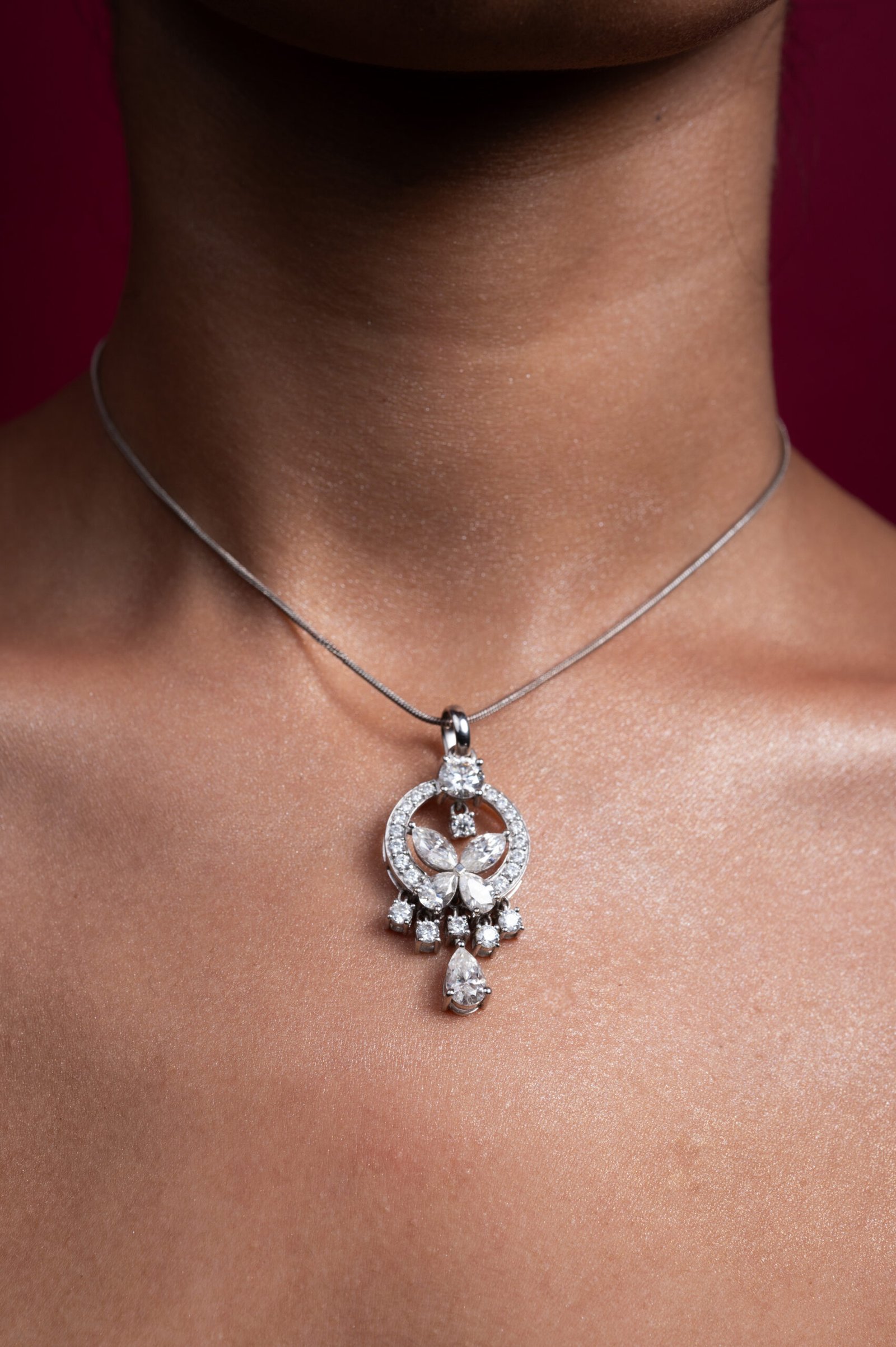 Pear double halo necklace (Copy)