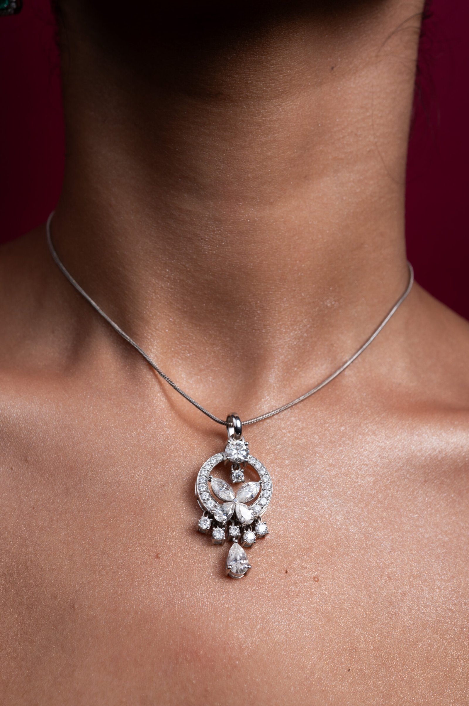 Pear double halo necklace (Copy)